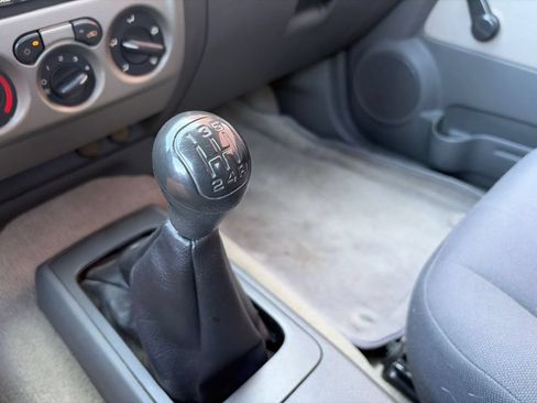 Used 2005 GMC Canyon SLE RWD image 11
