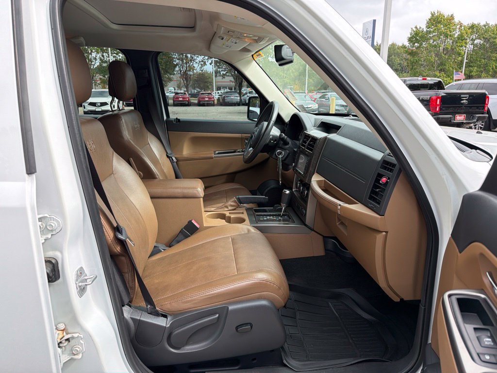 Used 2012 Jeep Liberty Limited w/ Comfort/Convenience Group AWD/4WD image 14