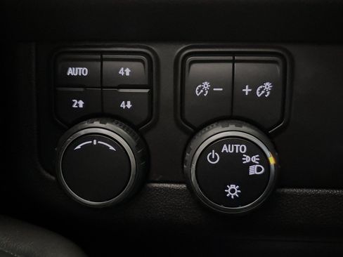 Used 2021 Chevrolet Tahoe Premier AWD/4WD image 58
