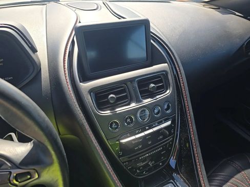 Used 2019 Aston Martin DB11 Volante RWD image 5