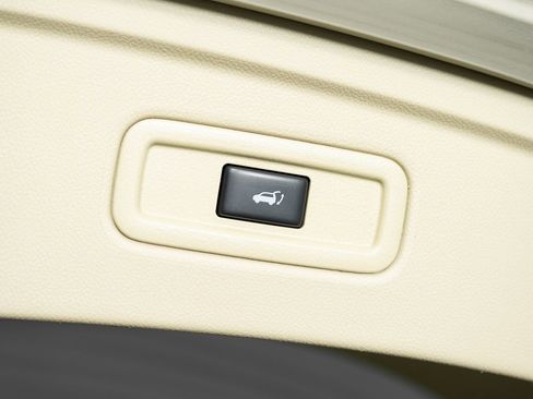 Used 2014 INFINITI QX70 AWD w/ Premium Package image 21