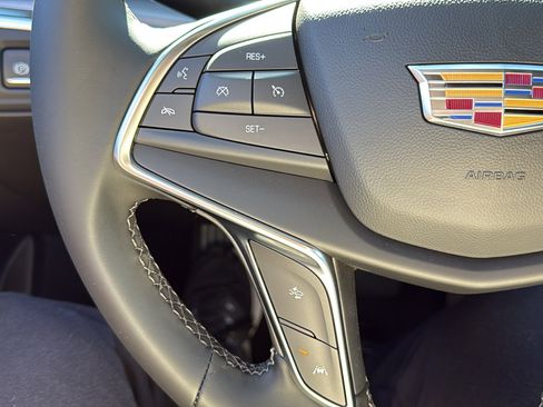 New 2025 Cadillac XT5 Luxury image 16