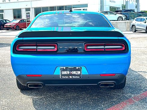 Used 2018 Dodge Challenger R/T Plus RWD image 8