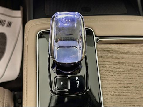 Certified 2025 Volvo XC90 T8 Ultra w/ Protection Package Premier AWD/4WD image 18