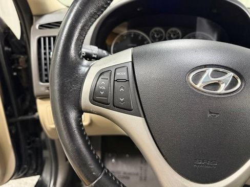 Used 2010 Hyundai Elantra SE FWD image 16
