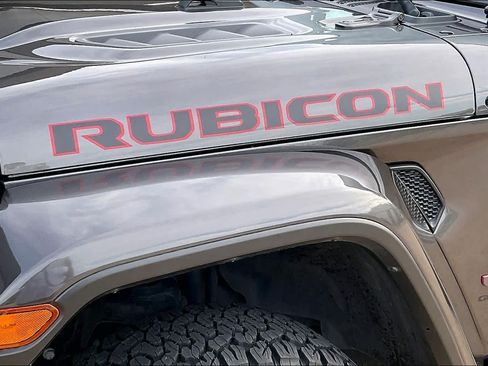 Used 2023 Jeep Gladiator Rubicon w/ Cold Weather Group AWD/4WD image 11