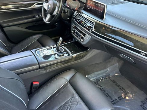 Used 2021 BMW 750i xDrive w/ Executive Package AWD/4WD image 35