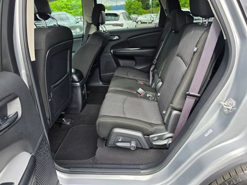 Used 2020 Dodge Journey SE w/ SE Popular Equipment Group FWD image 12