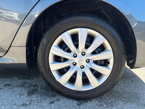 Used 2013 Toyota Corolla LE FWD image 9