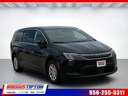 New 2027 Chrysler Pacifica Select