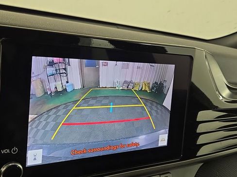 Used 2025 Toyota Camry SE image 19