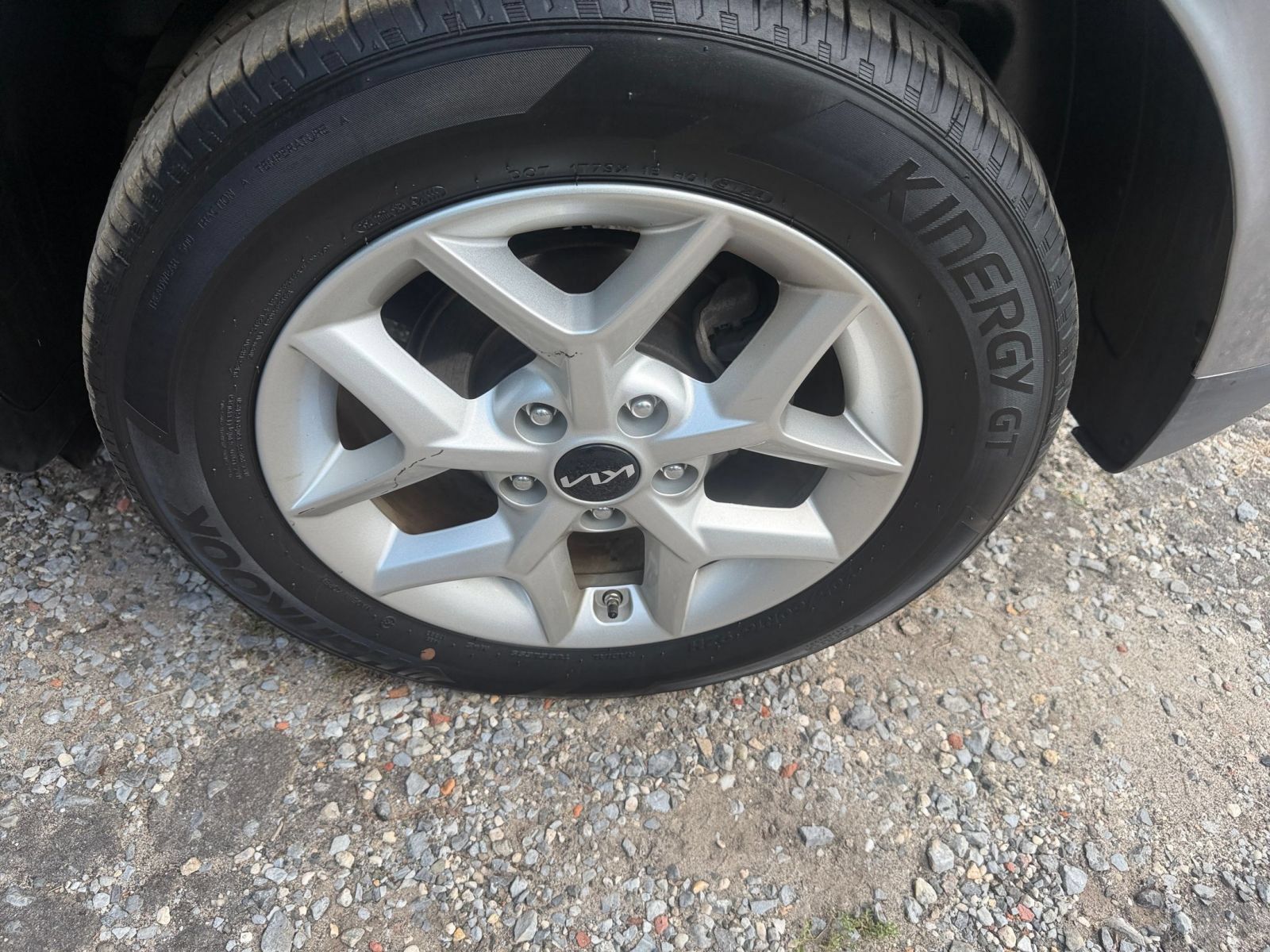 Used 2025 Kia Soul LX w/ LX Technology Package FWD image 28