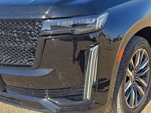 Used 2021 Cadillac Escalade ESV Sport Platinum image 9