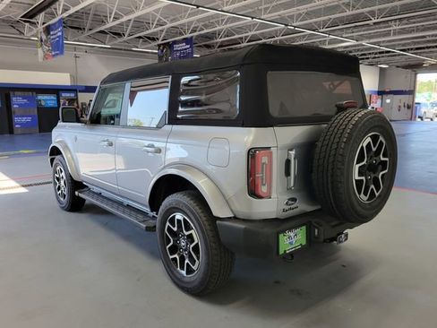 Used 2023 Ford Bronco Outer Banks image 8