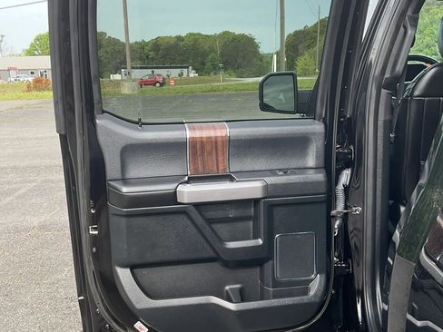 Used 2017 Ford F150 Platinum w/ Equipment Group 701A Luxury AWD/4WD image 55