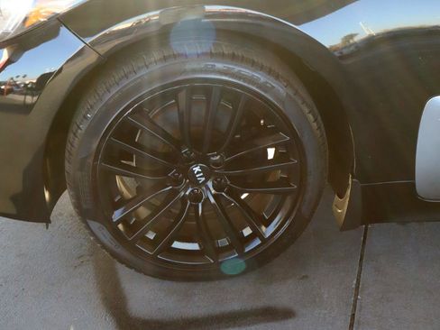 Used 2018 Kia Stinger image 12