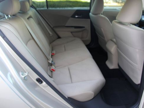 Used 2015 Honda Accord LX image 27