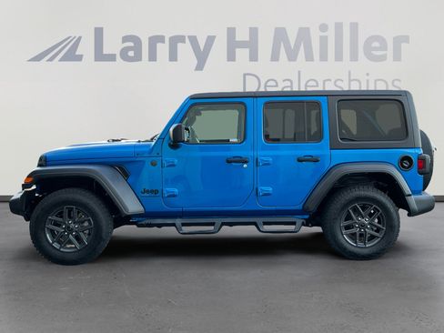 Used 2024 Jeep Wrangler Sport S image 2
