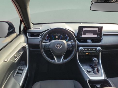 Used 2021 Toyota RAV4 SE w/ Weather & Moonroof Package AWD/4WD image 12