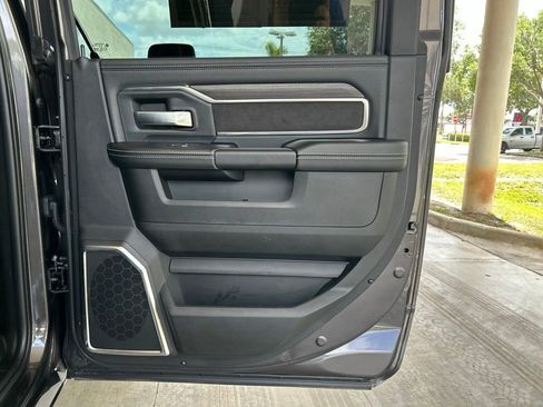 Used 2026 RAM 2500 Laramie AWD/4WD image 33