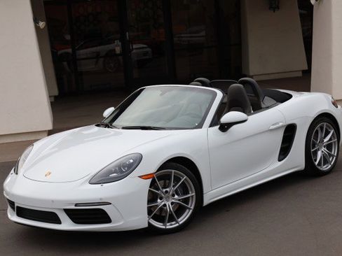 Used 2019 Porsche 718 Boxster image 4