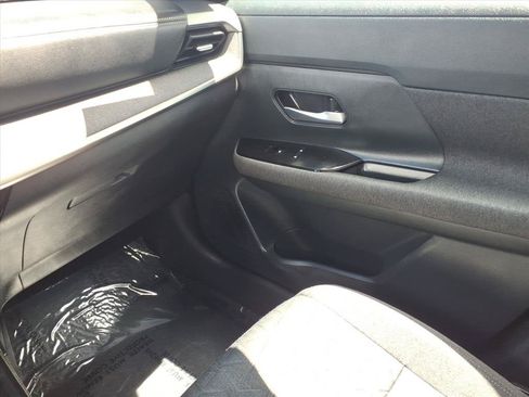 Used 2025 Nissan Kicks SV AWD/4WD image 22