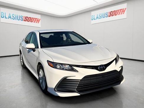 Used 2024 Toyota Camry LE image 1
