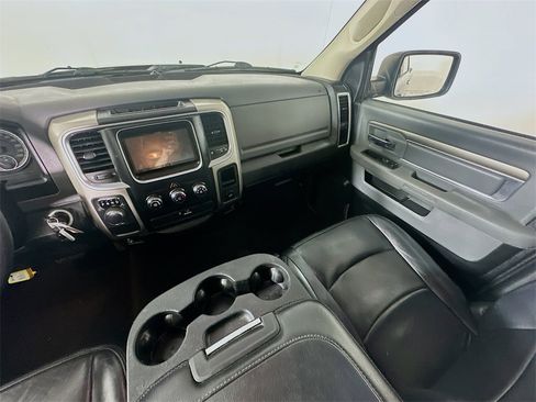 Used 2017 RAM 1500 Classic SLT image 11