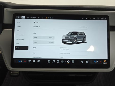 Used 2024 Rivian R1S Adventure AWD/4WD image 29