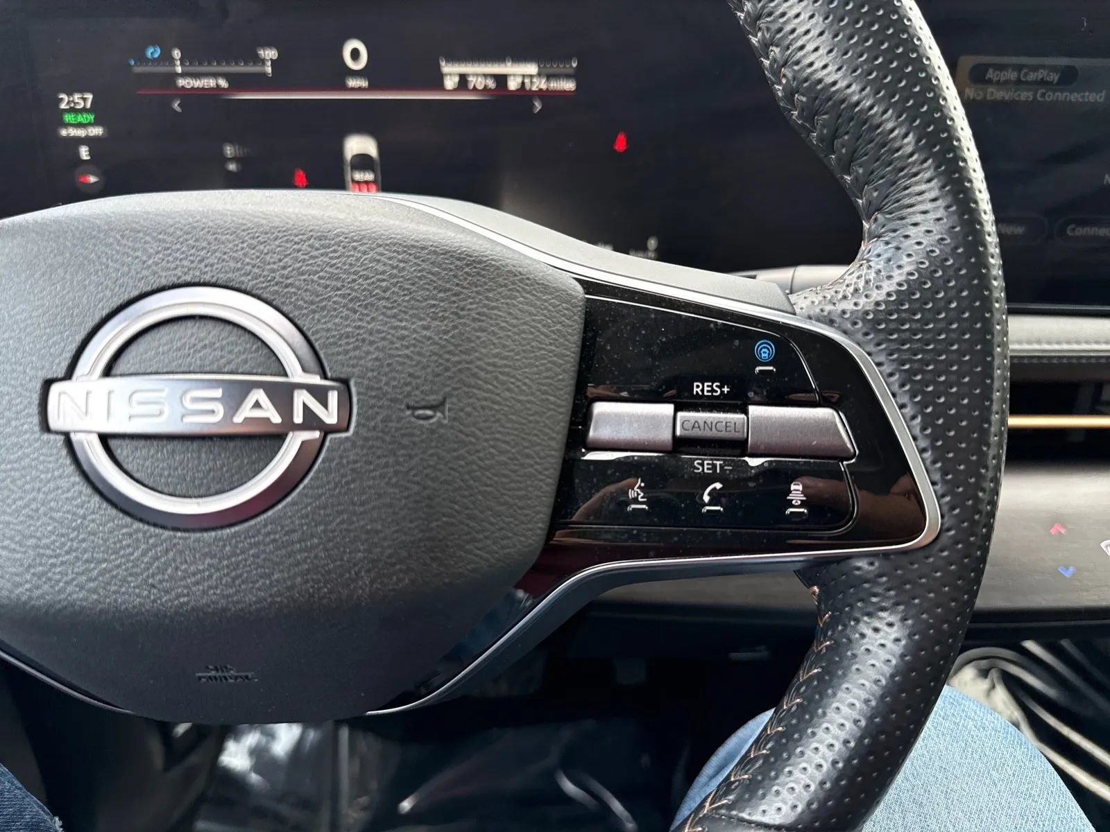 Used 2025 Nissan Ariya AWD image 17