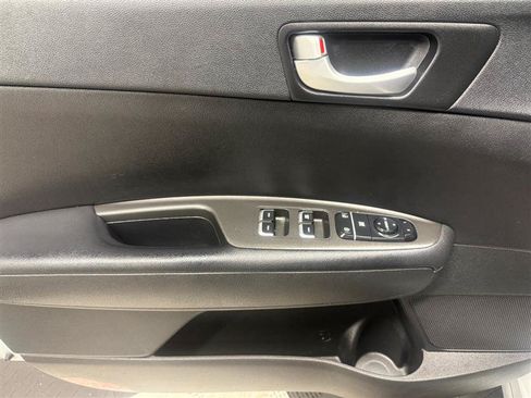 Used 2017 Kia Optima LX w/ Option Group 014 FWD image 11