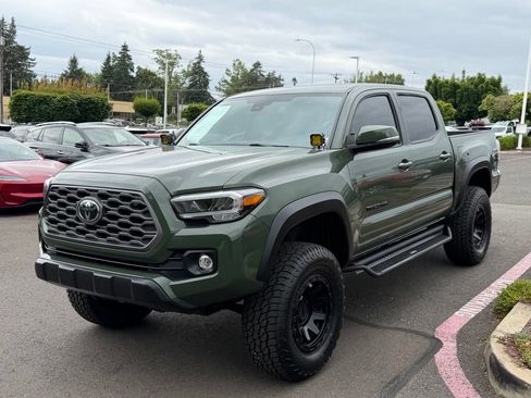 Used 2021 Toyota Tacoma TRD Off-Road AWD/4WD image 4