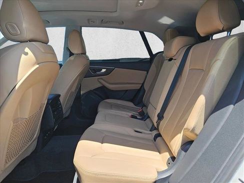 Used 2019 Audi Q8 Premium w/ Convenience Package AWD/4WD image 18