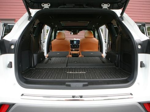 Used 2021 Toyota Highlander Platinum AWD/4WD image 19