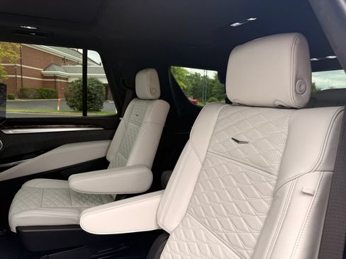 New 2026 Cadillac Escalade Platinum Luxury w/ LPO, Floor Liner Package AWD/4WD image 15