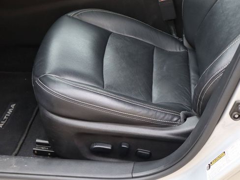 Used 2023 Nissan Altima 2.5 SL FWD image 15