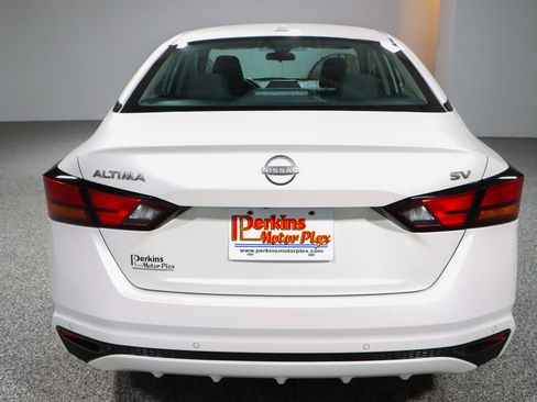 Used 2023 Nissan Altima 2.5 SV image 8