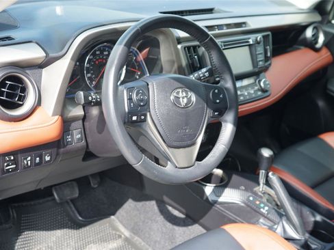 Used 2015 Toyota RAV4 Limited w/ Technology Package AWD/4WD image 9