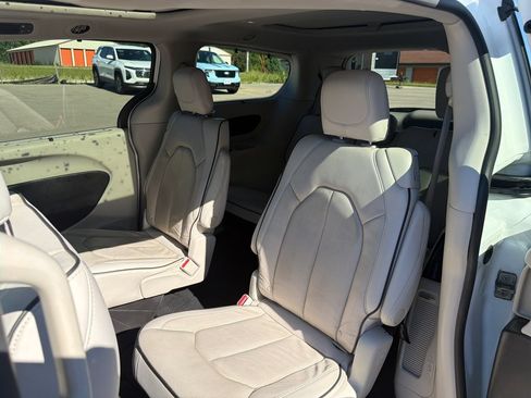 Used 2021 Chrysler Pacifica Limited w/ Premium & Safety Sphere Group AWD/4WD image 25