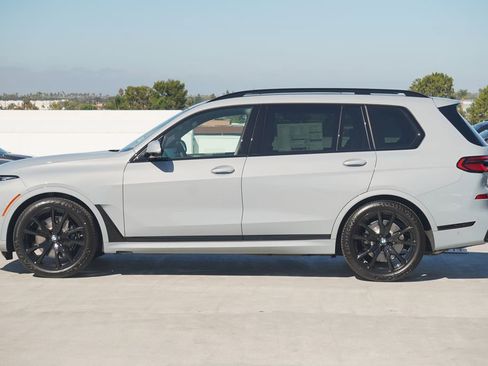 Used 2026 BMW X7 xDrive40i w/ M Sport Package image 4