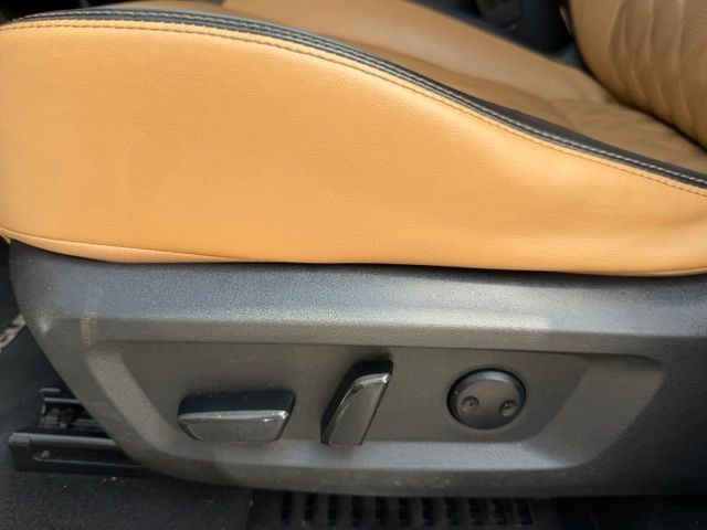 Used 2021 Nissan Rogue Platinum FWD image 14