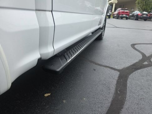 Used 2017 Ford F150 XLT w/ Equipment Group 302A Luxury AWD/4WD image 12