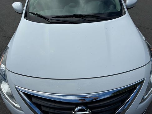 Used 2016 Nissan Versa S FWD image 9