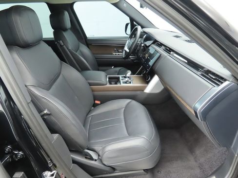 Used 2023 Land Rover Range Rover Long Wheelbase SE image 20
