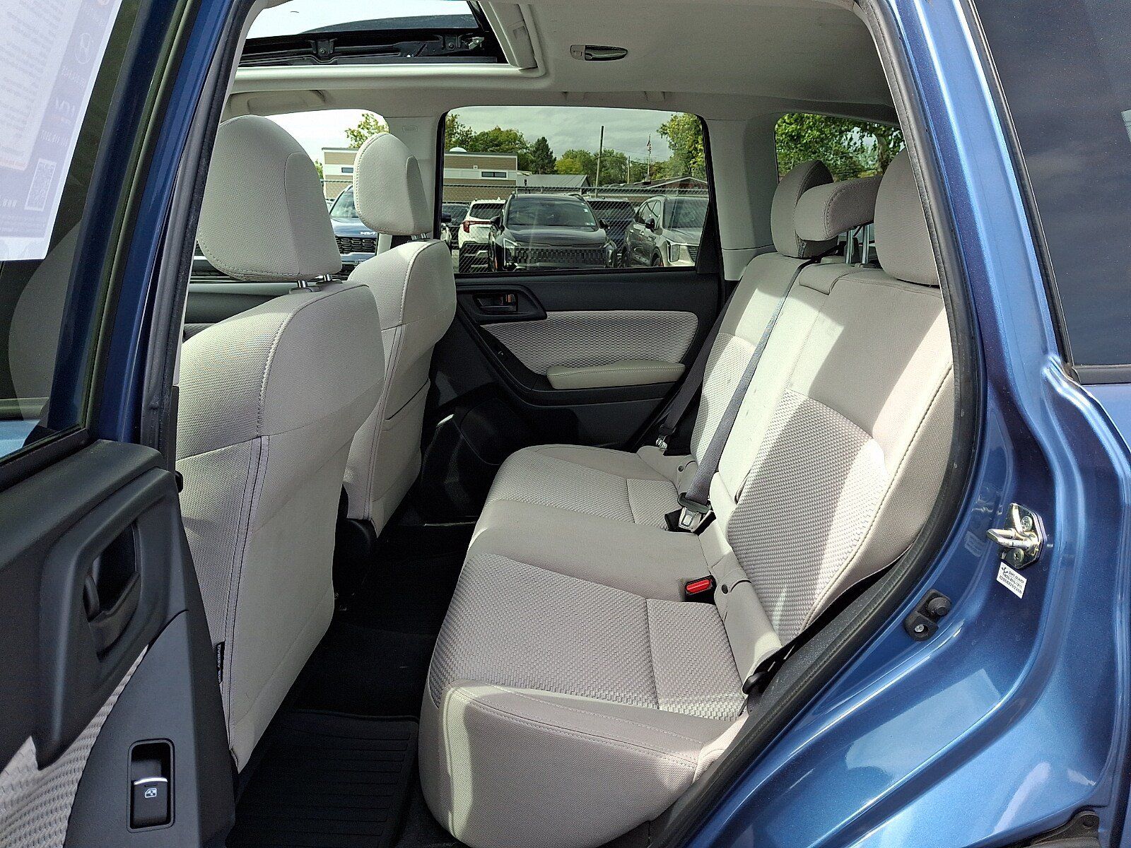 Used 2017 Subaru Forester 2.5i Premium w/ Popular Package #2A AWD/4WD image 11