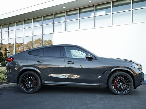 New 2026 BMW X6 xDrive40i w/ Premium Package image 4