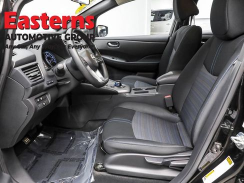 Used 2023 Nissan Leaf S image 14