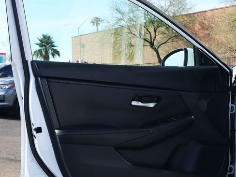 Used 2025 Nissan Sentra SV image 36