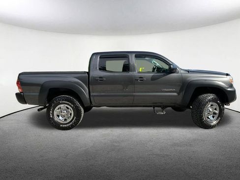 Used 2015 Toyota Tacoma 4x4 Double Cab w/ Convenience Package image 18