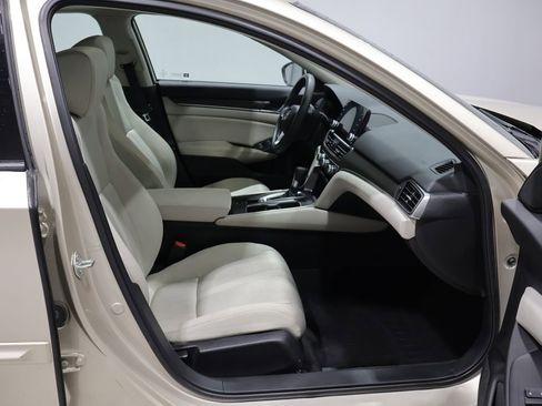 Used 2018 Honda Accord EX image 23